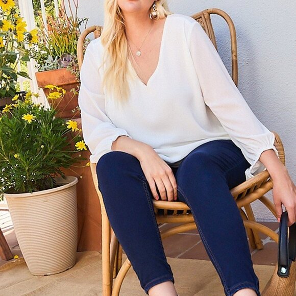 V Neck Bubble Sleeve Solid Top - Picture 2 of 3